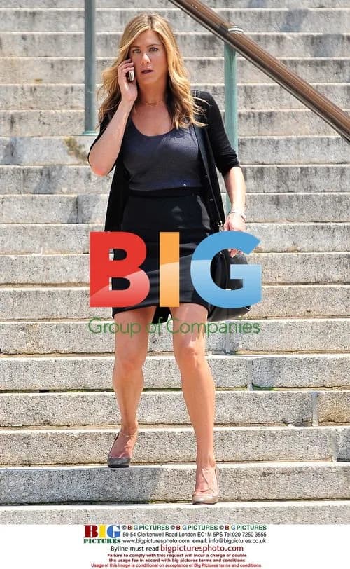 Jennifer Aniston on set of "The Bounty" in NYC