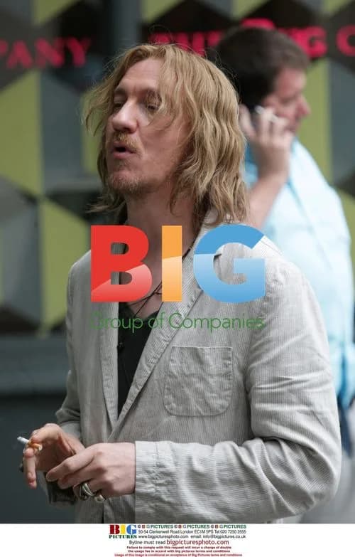 Colin Farrell and David Thewlis on London Boulevard set