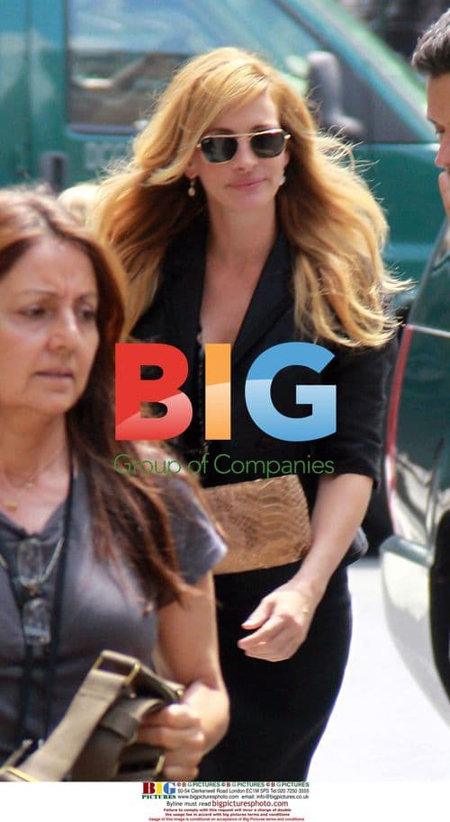 Julia Roberts on the set of 'Eat, Pray, Love'