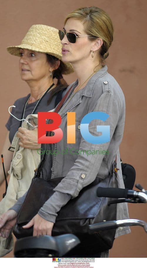 Julia Roberts on 'East Pray Love' Set