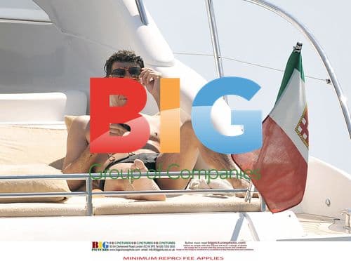 Kate Moss and friends on yacht