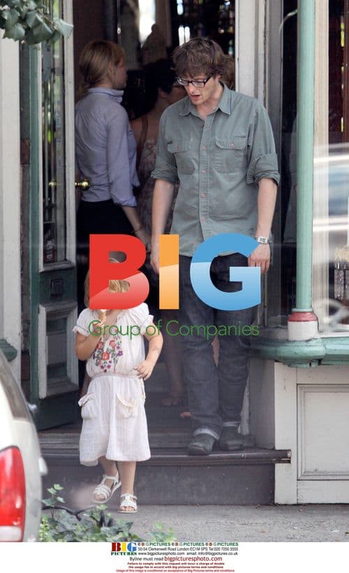 Michelle Williams and daughter Matilda walk in New York