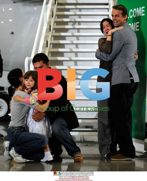 Freed journalists Ling and Lee arrive home