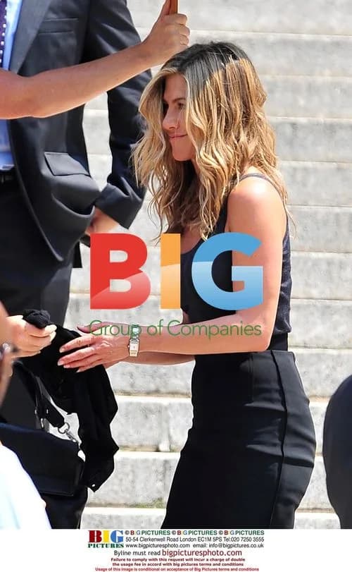 Jennifer Aniston on location in NYC for "The Bounty"