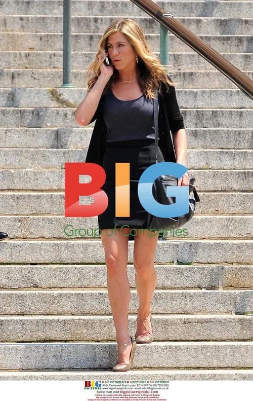 Jennifer Aniston on set of "The Bounty" in NYC