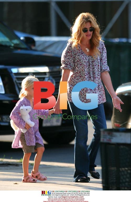 Julia Roberts out with family in New York