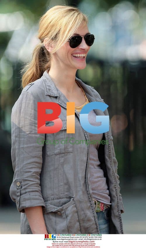 Julia Roberts and James Franco film scene