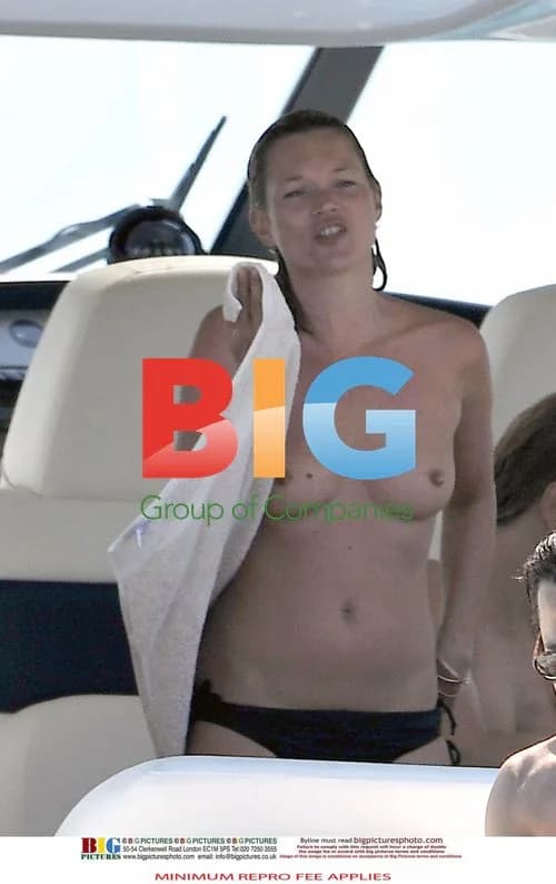 Kate Moss and friends on yacht in France