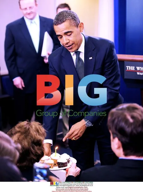 Obama Surprises Helen Thomas on Birthday