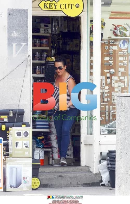 Natalie Cassidy runs errands in London