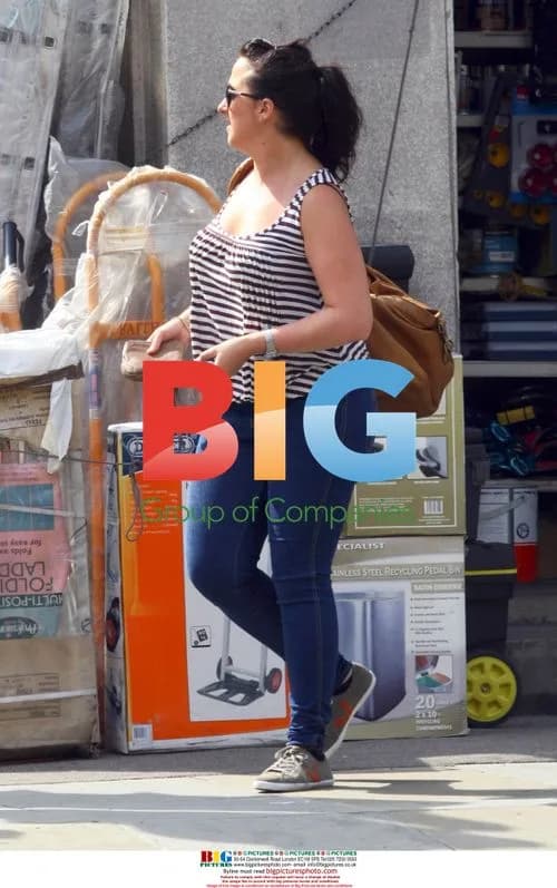 Natalie Cassidy shops near home in London