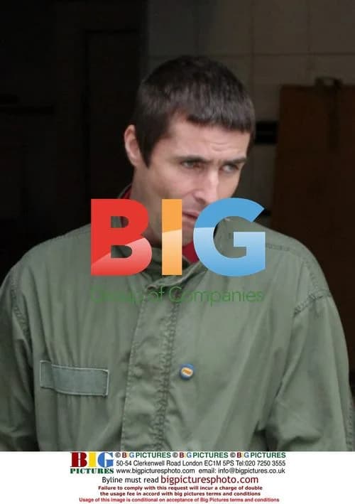 Liam Gallagher spotted at fish and chip shop