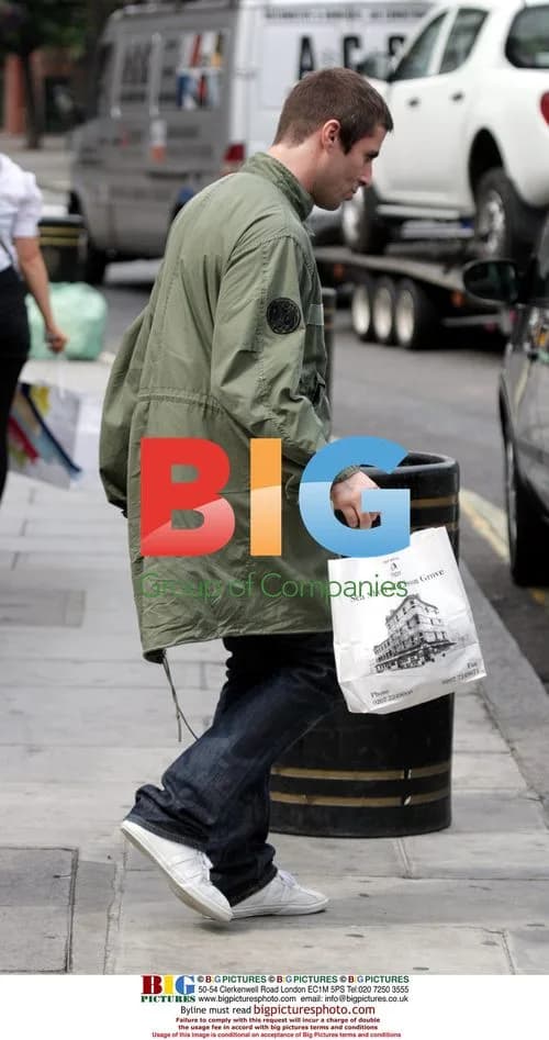 Liam Gallagher spotted at fish and chip shop