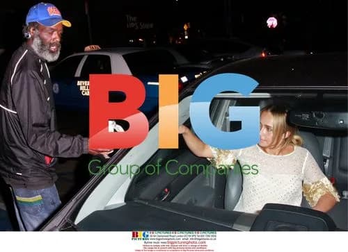 Hayden Panettiere leaves restaurant, gives to homeless