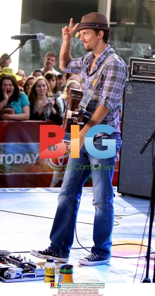 Jason Mraz Performs During Today Show