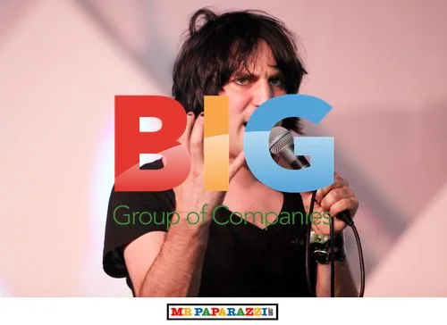 Noel Fielding Mobbed at Big Chill Festival