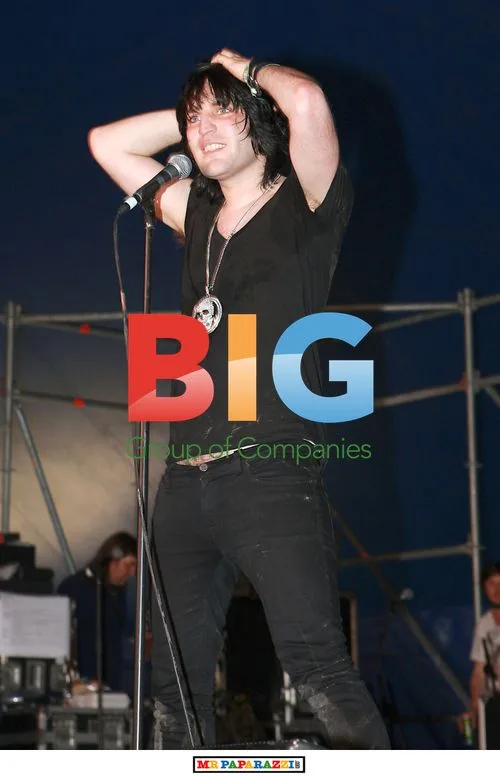 Noel Fielding Mobbed at Big Chill Festival
