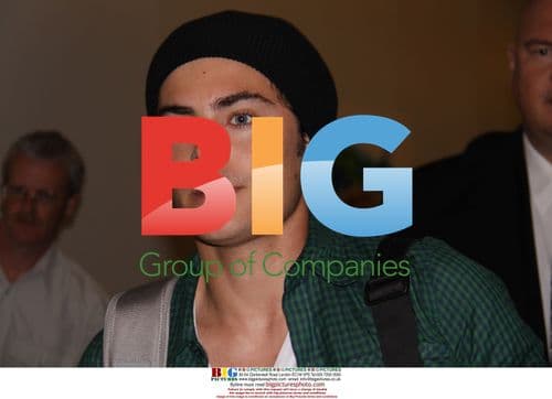 Zac Efron arrives at YVR airport