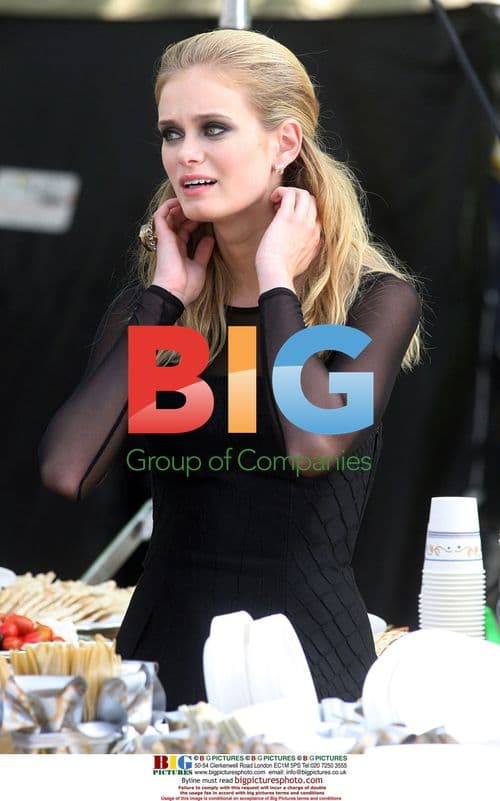 Sara Paxton films 'The Beautiful Life' in NYC