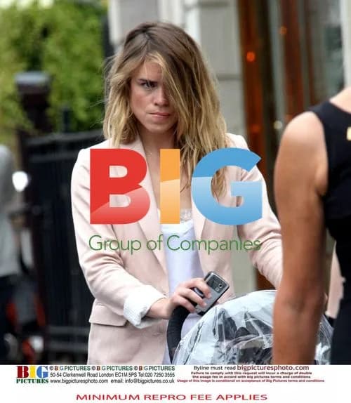 Billie Piper narrowly avoids truck near miss