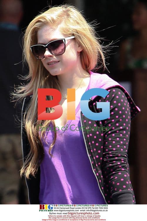 Avril Lavigne Shopping in LA