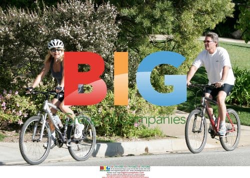 Kurt Russell and Goldie Hawn exercise near home