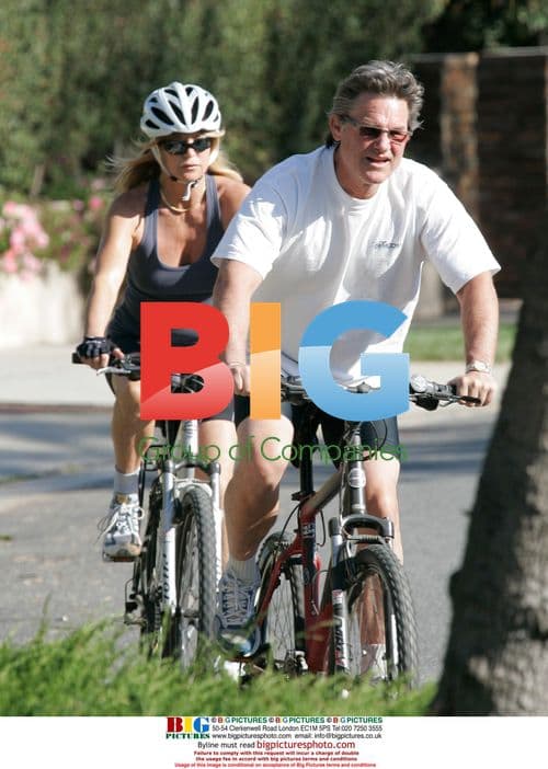 Kurt Russell & Goldie Hawn Bike Ride