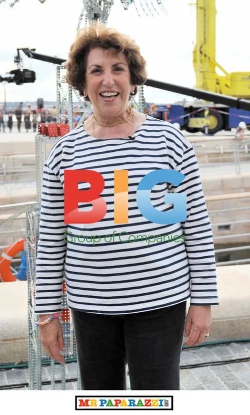 James May builds Meccano bridge