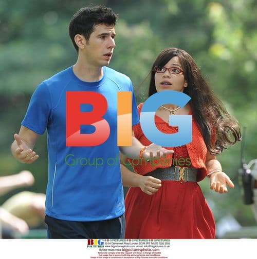 Daniel Eric Gold and America Ferrera on Ugly Betty set