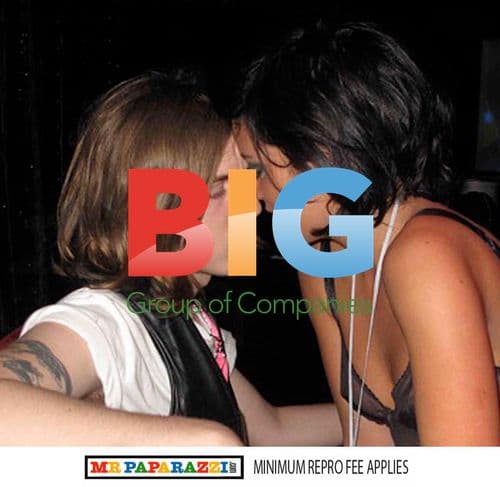 Lily Allen kissing Wade Oates