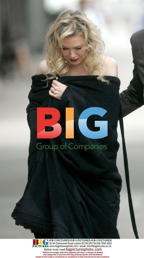 Renee Zellweger on set of 'White Collar' in NYC