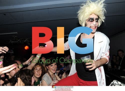 Noel Fielding and Dave Brown DJ at Vibe bar