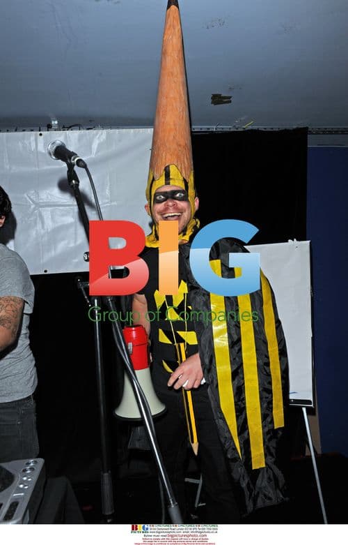 Noel Fielding and Dave Brown DJ as Doctor and Pencil