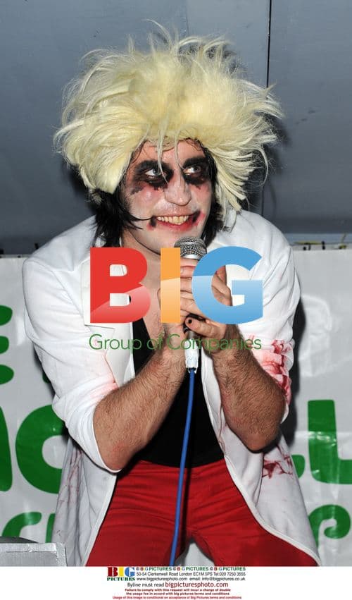 Noel Fielding and Dave Brown DJing in London