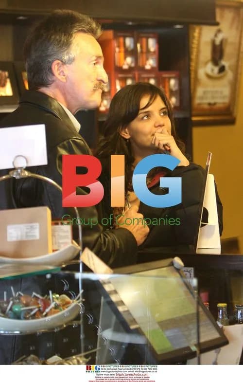 Katie Holmes takes a break on film set