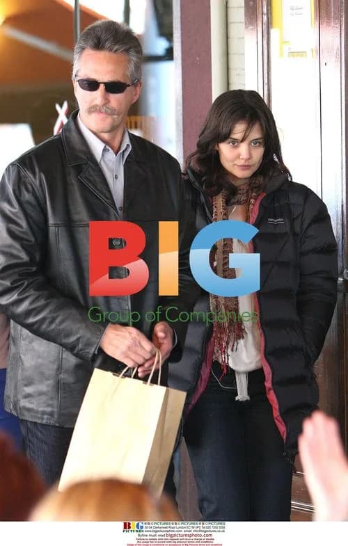 Katie Holmes Buys Chocolate in Melbourne