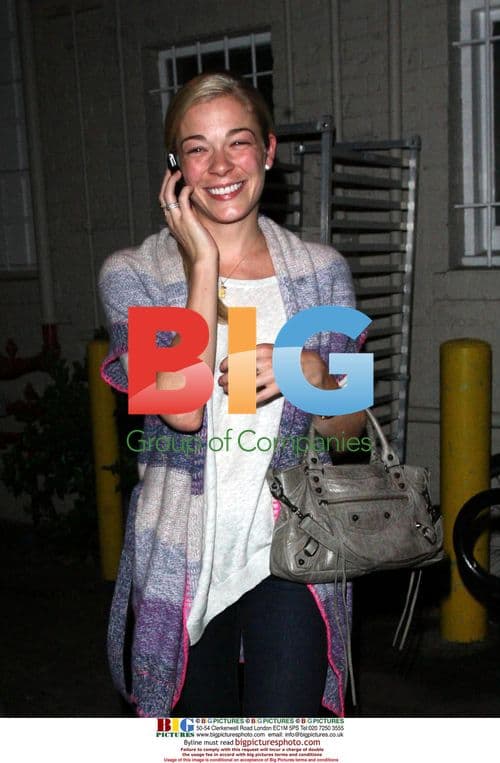 LeAnn Rimes goes to dinner at Takao Sushi