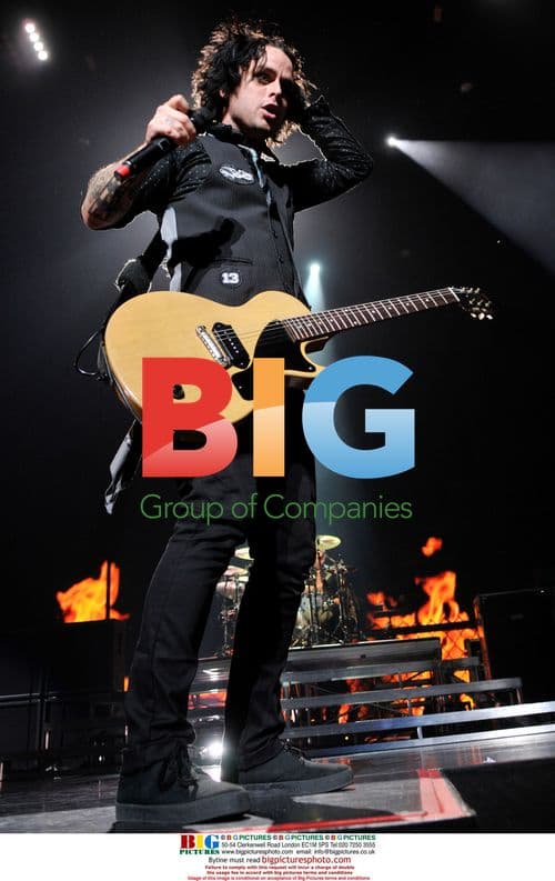 Les Paul, Inventor of Electric Guitar