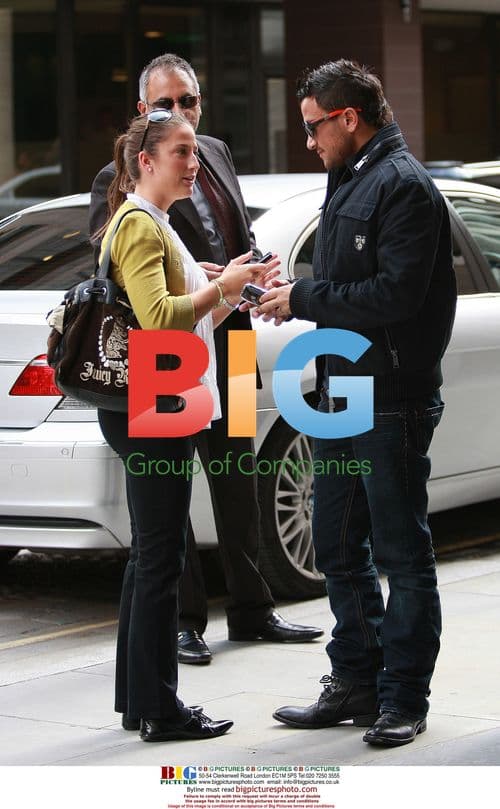 Peter Andre Gets Girl's Number in London