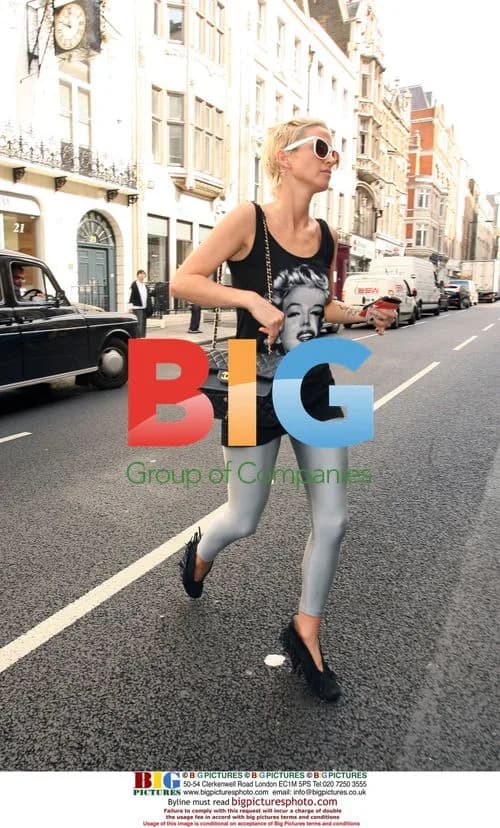 Sarah Harding visits hairdresser in London