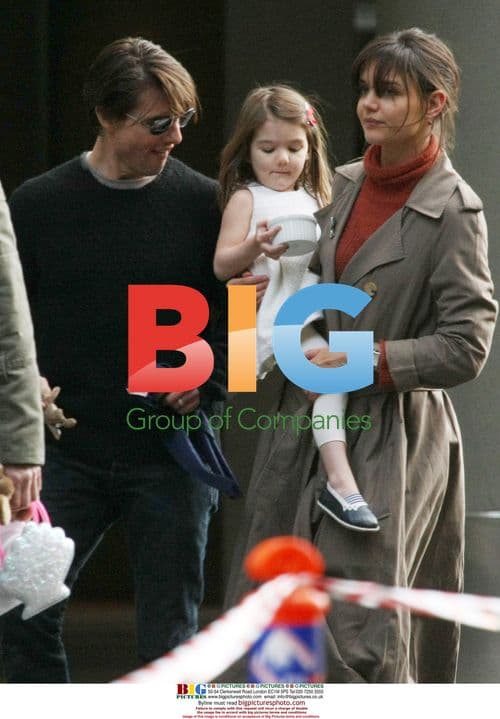 Tom Cruise and Daughter Visit Katie Holmes on Set