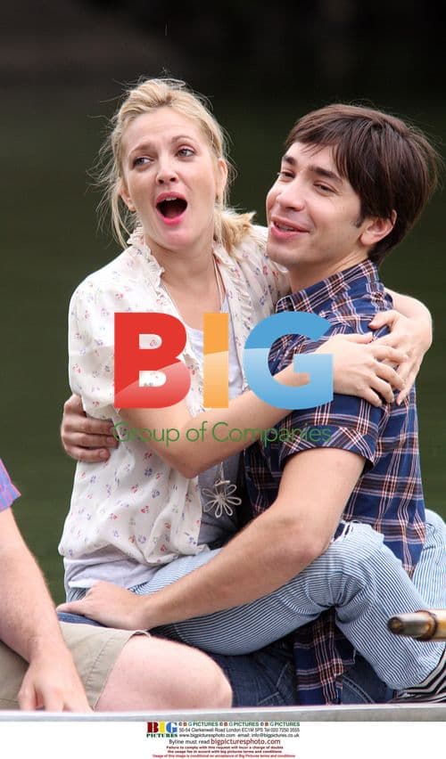 Drew Barrymore and Justin Long on 'Going the Distance' set
