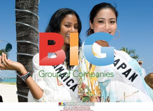 Carolyn Yapp and Emiri Miyasaka at Miss Universe 2009