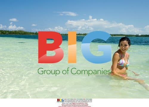 Emiri Miyasaka, Miss Japan 2009, at Manjack Cay