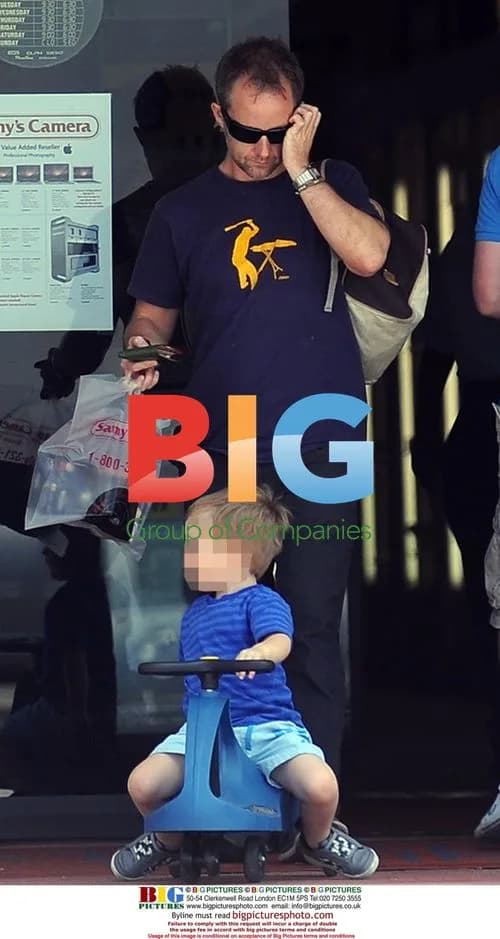 Actor Billy Boyd with son at camera shop