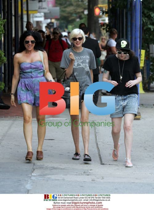 Agyness Deyn shopping in Soho, NYC