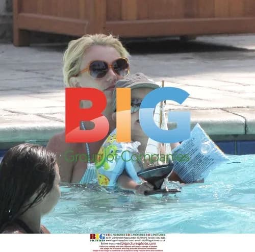 Britney Spears Relaxes with Sons at Ritz Carlton