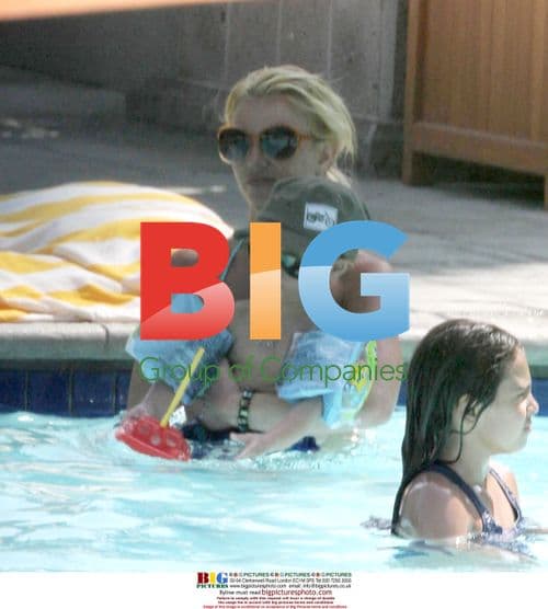 Britney Spears Relaxes with Sons at Ritz Carlton