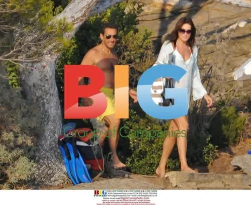 Sarkozy and Bruni vacationing in France