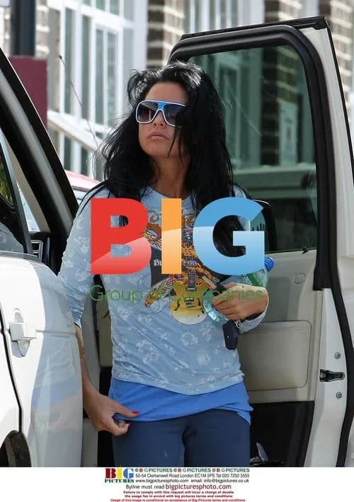 Katie Price leaves stables, stops for gas